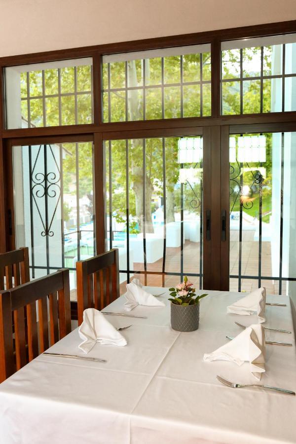 Hotel Rural & Restaurante Las Camaretas Cortes de la Frontera Exterior photo